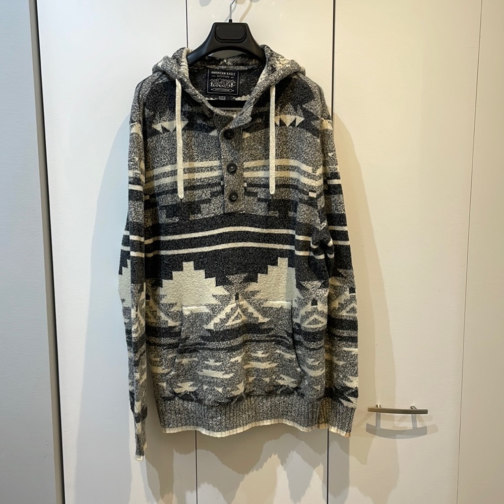 Patterned American Eagle Long Sleeve Hoodie